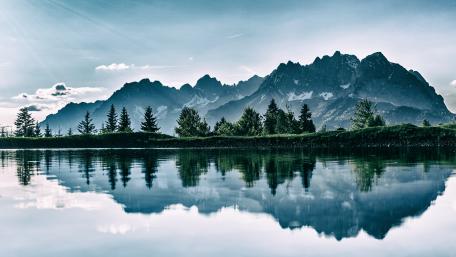 Mountain reflection wallpaper