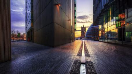 Tower Bridge street view (London) wallpaper