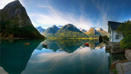 Oppstrynsvatn (Lake Strynevatn) from Hjelle wallpaper