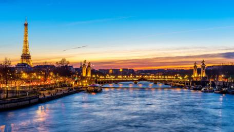 Eiffel Tower and Pont Alexandre-III (Paris) wallpaper
