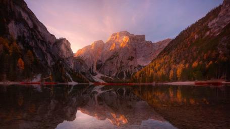 Pragser Wildsee (Italy) wallpaper