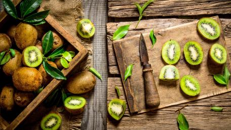 Kiwi fruit wallpaper