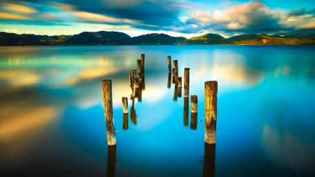 Invisible Pier wallpaper