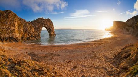 Durdle Door in Jurassic Coast wallpaper