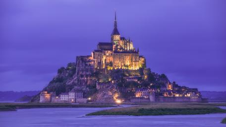 Mont Saint Michel Abbey at dusk wallpaper