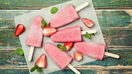 Strawberry ice cream wallpaper