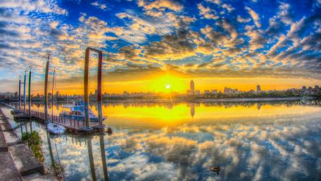 Morning Serenity Over the Water’s Edge wallpaper