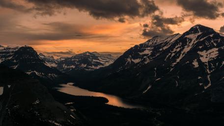 Mountain landscape at sunset wallpaper