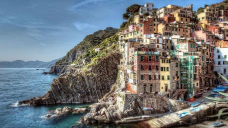 Colorful houses of Manarola wallpaper