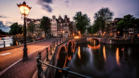Serene Evening on Keizersgracht Canal in Amsterdam wallpaper