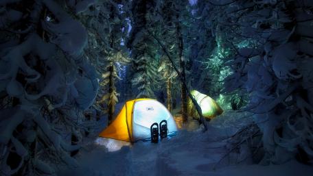 Winter Camping Under the Starry Sky wallpaper