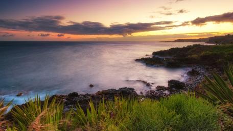 Hawaiian coast at sundown wallpaper