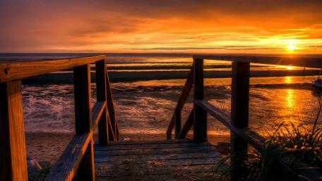 Sunset Serenity Over the Ocean wallpaper