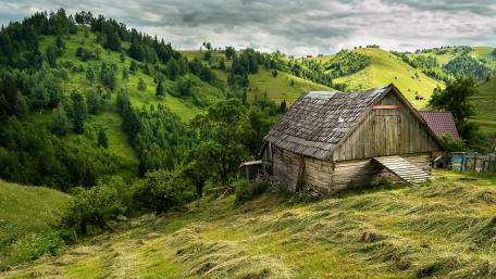 Mountain village in Transylvania wallpaper