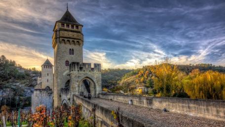 Pont Valentré medieval bridge wallpaper