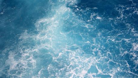 Serene Blue Ocean Waves wallpaper