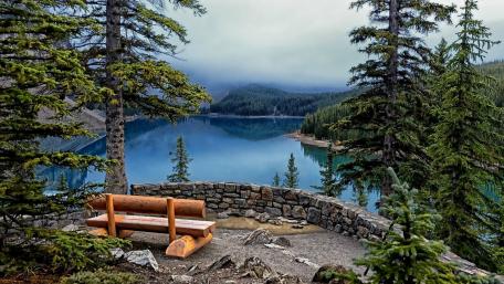 Moraine Lake (Valley of the Ten Peaks) wallpaper