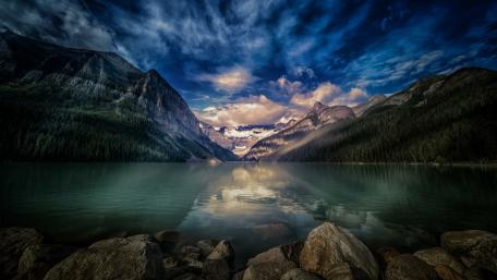 Lake Louise (Banff National Park) wallpaper