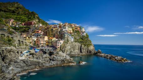 Manarola at summer (Italy) wallpaper