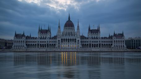 Hungarian Parliament Building wallpaper