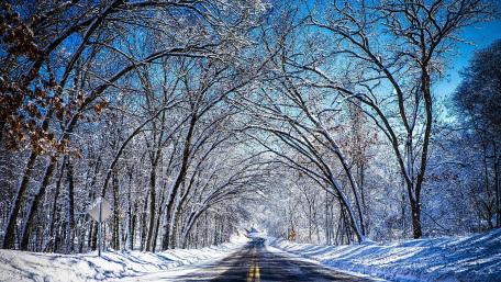 Winter tunnel road wallpaper