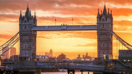 Tower Bridge at dawn wallpaper