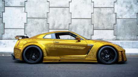 Gold Nissan GT-R wallpaper