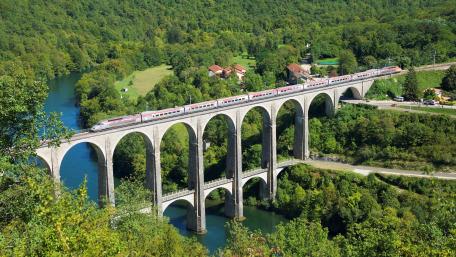 Cize–Bolozon Viaduct (France) wallpaper