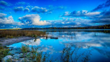Blue lake wallpaper