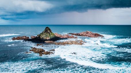 Majestic Stormy Ocean View wallpaper