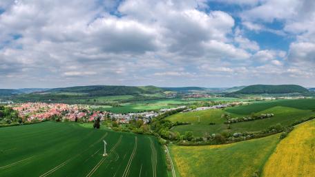 Panoramic Green Fields in Untermaßfeld wallpaper