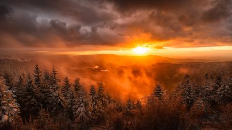 Cloudy winter sunset wallpaper