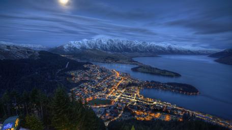 Queenstown and Lake Wakatipu aerial view wallpaper