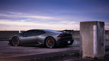 Lamborghini Huracan wallpaper
