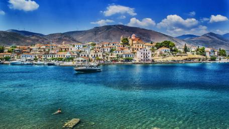 Galaxidi in the Corinthian Gulf (Greece) wallpaper