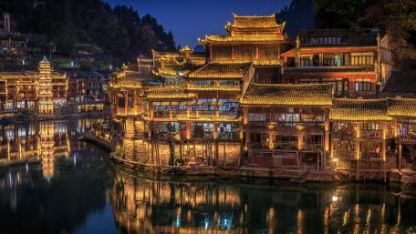 Phoenix Ancient Town at night wallpaper