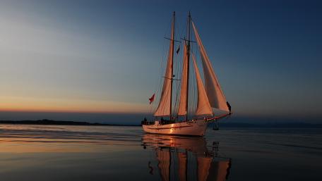 Majestic Tall Ship at Sunset wallpaper