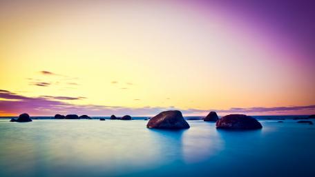 Calm waterscape wallpaper