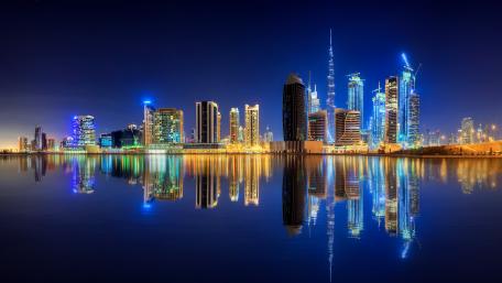 Dubai reflected in the Persian Gulf wallpaper