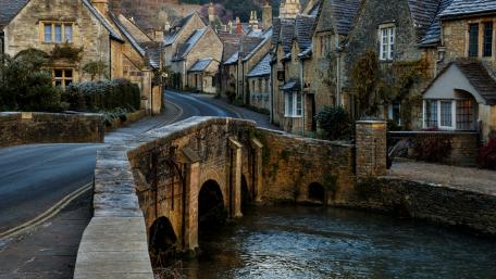 Castle Combe wallpaper