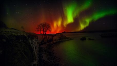 Colorful northern lights wallpaper