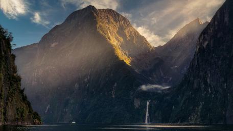 Milford Sound, New Zealand wallpaper