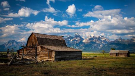 T. A. Moulton Barn (Mormon Row Historic District, Grand Teton National Park) wallpaper