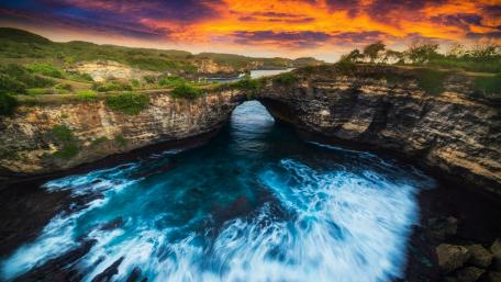Broken Beach in Nusa Penida (Bali, Indonesia) wallpaper