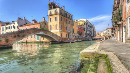 Romantic Venice street wallpaper