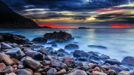 Twilight Serenity by the Sea wallpaper