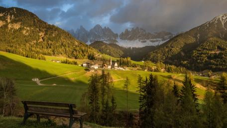 Val di Funes/Villnöss Valley wallpaper