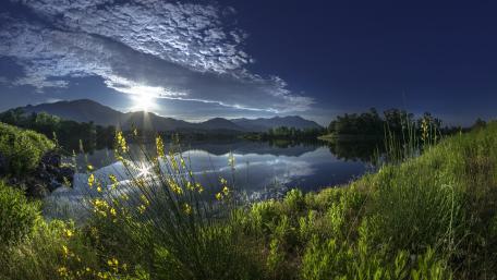 Sunrise from the lakeside wallpaper