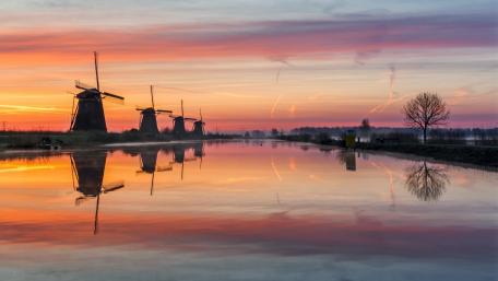 Kinderdijk Windmills wallpaper