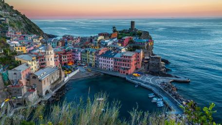 Vernazza (Cinque Terre, Italy) wallpaper